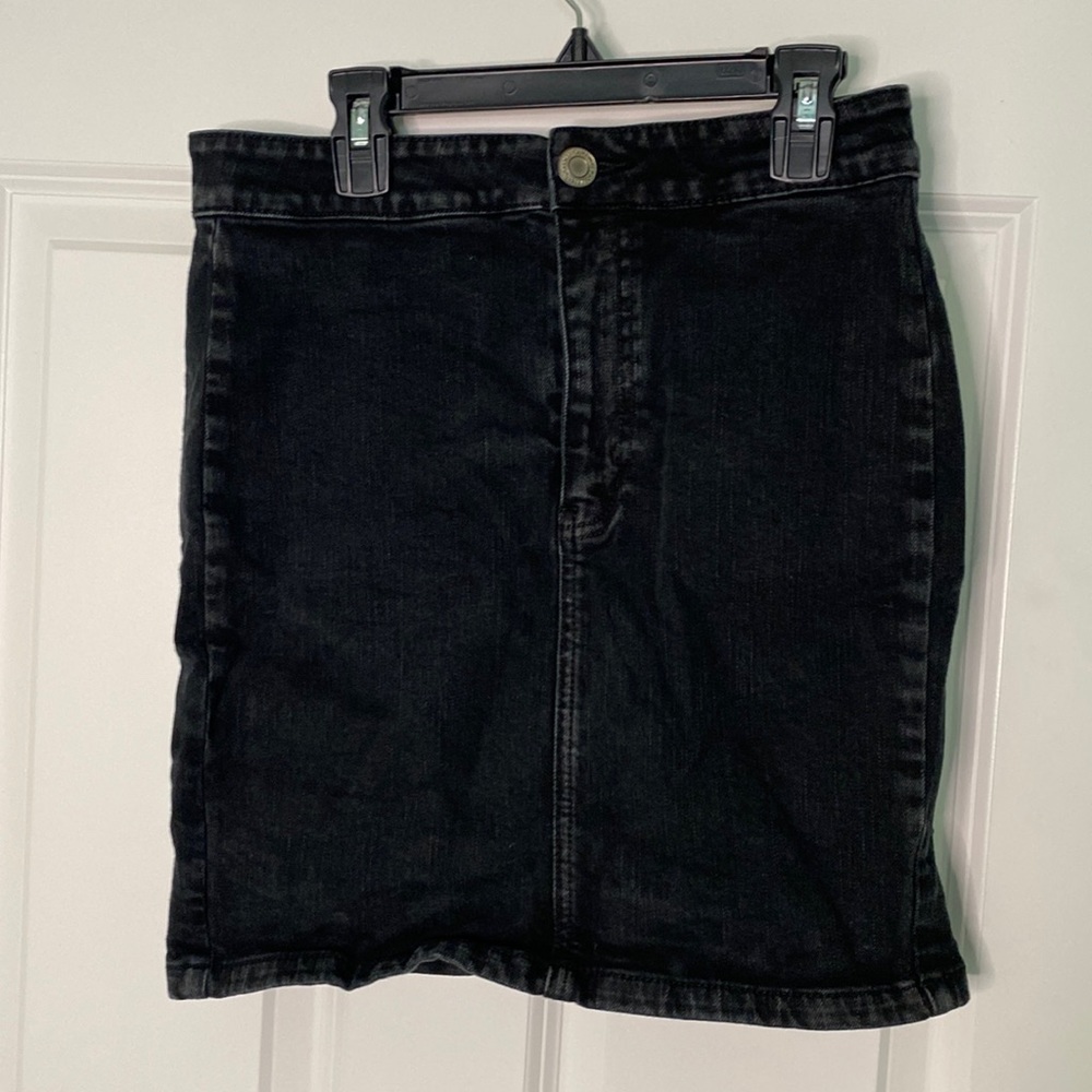 American Eagle black denim skirt, size 8